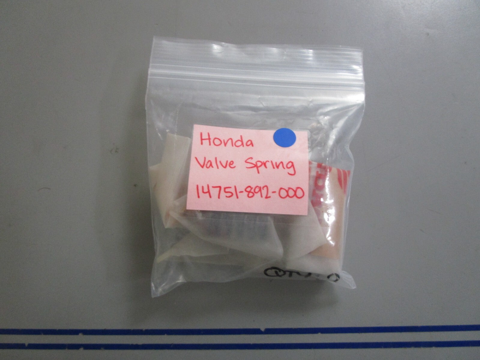 *NEW OEM* 0810 Honda Valve Spring 14751-892-000