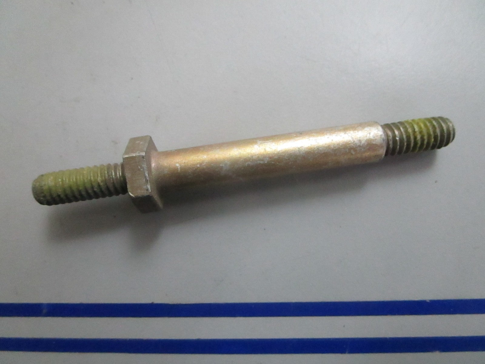 *NEW OEM* 0820 Volvo Penta Stud 3853550