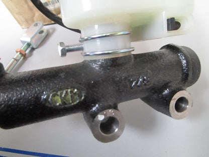 *NEW OEM* 0720 Mitsubishi Caterpillar Forklift Master Cylinder 91484-37100