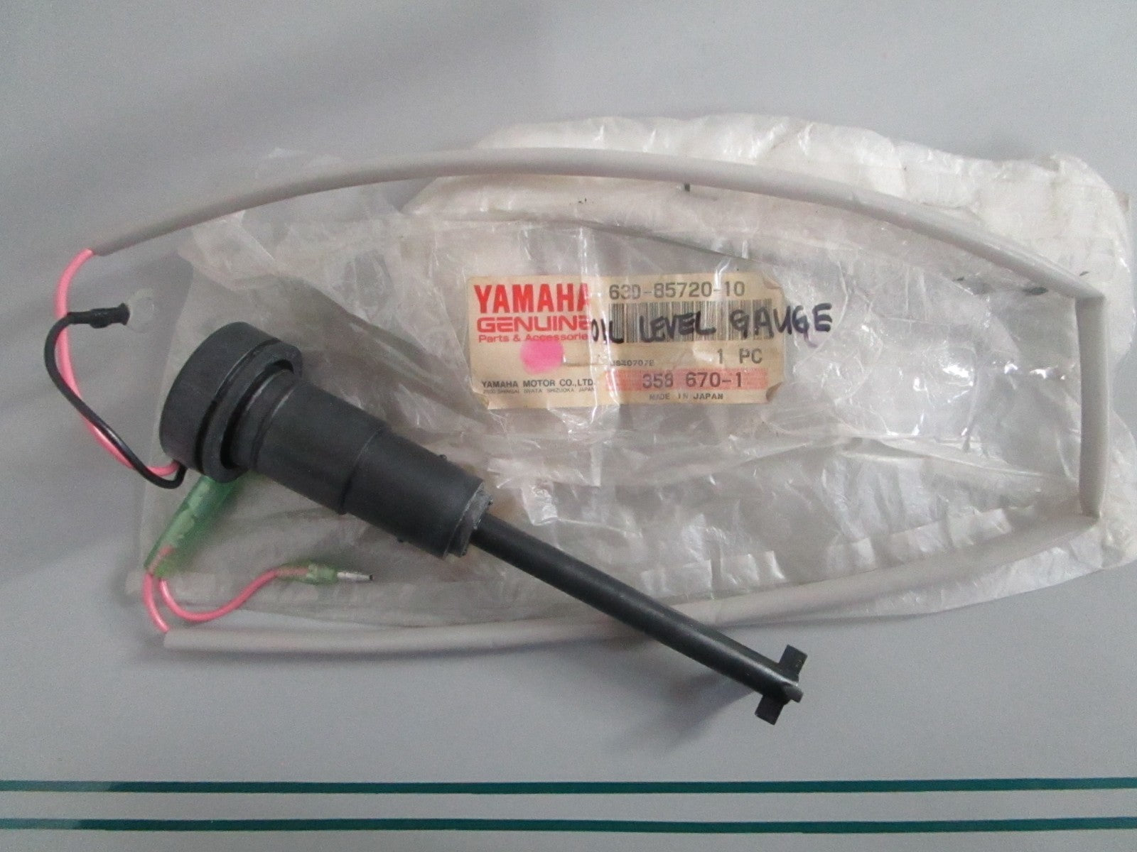 NEW OEM 63D-85720-10-00 Yamaha Oil Level Gauge 0820