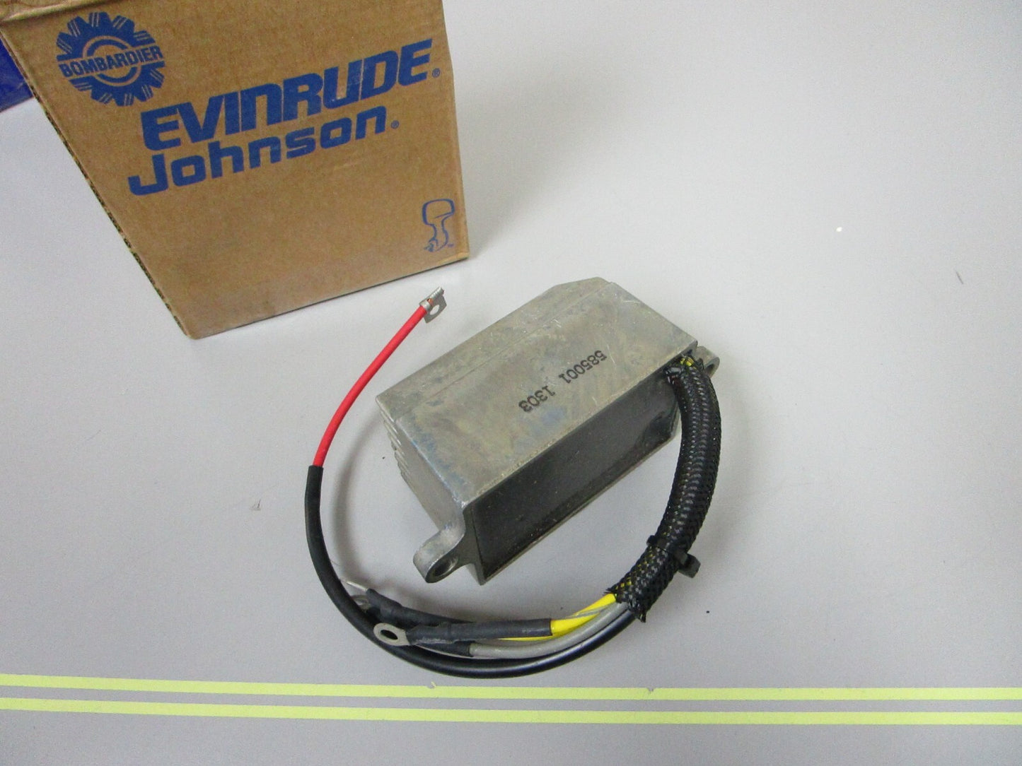 *NEW OEM* 0720 OMC Johnson Evinrude 4/12A Rectifier Regulator Assembly 585001