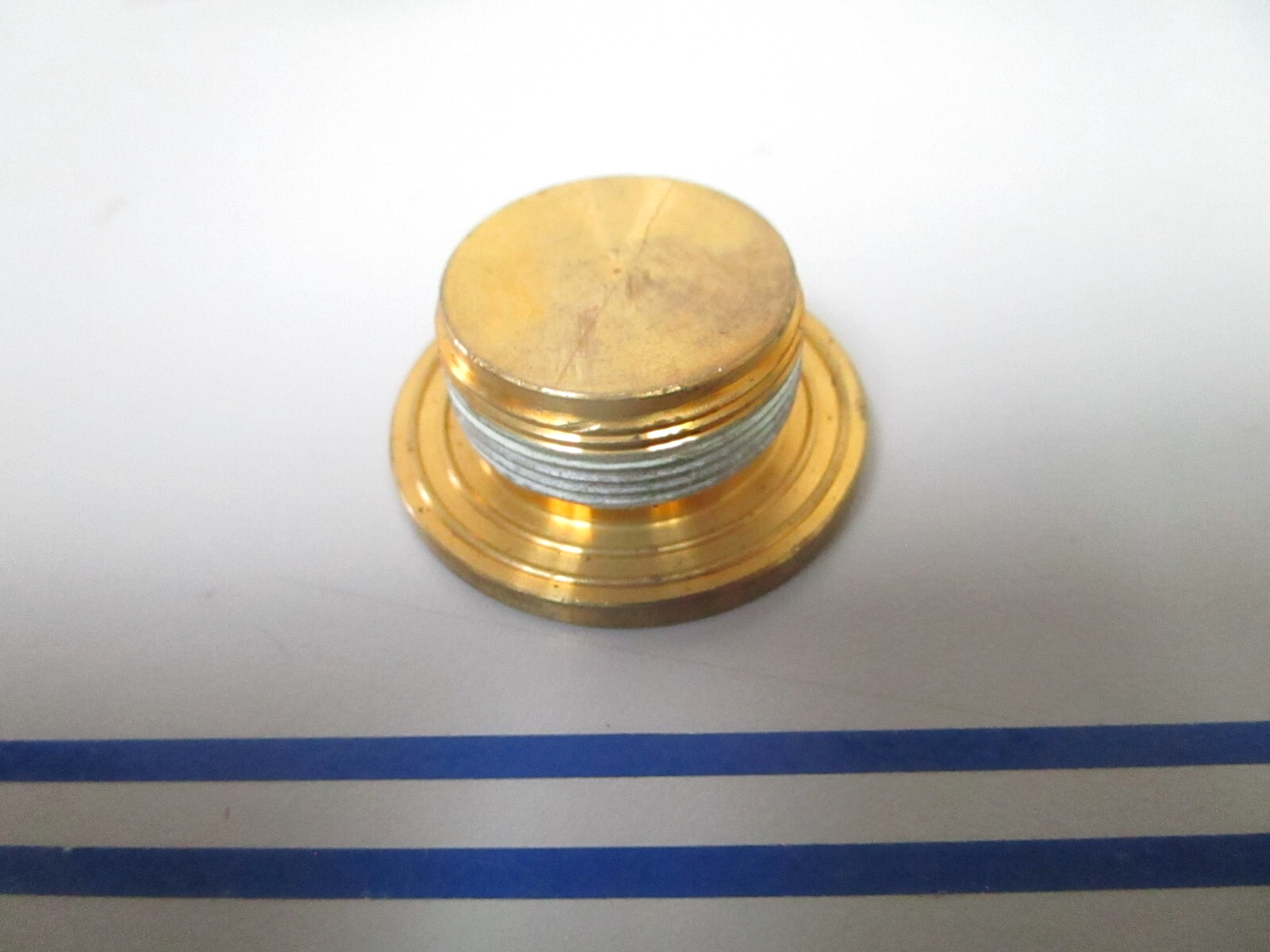 *NEW OEM* 0810 Mercury Quicksilver Plug 22-881568