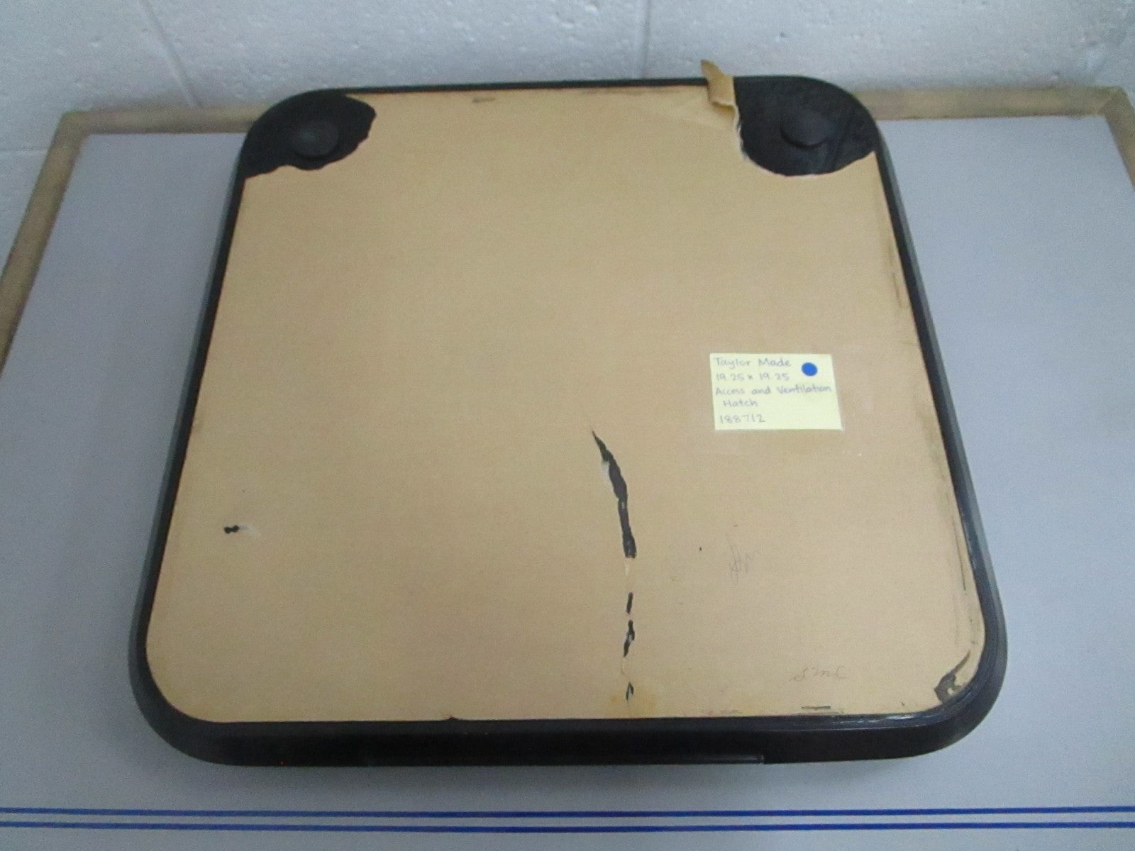 *NEW OEM* 0820 Taylor Made 19.25×19.25 Access and Ventilation Hatch 188712