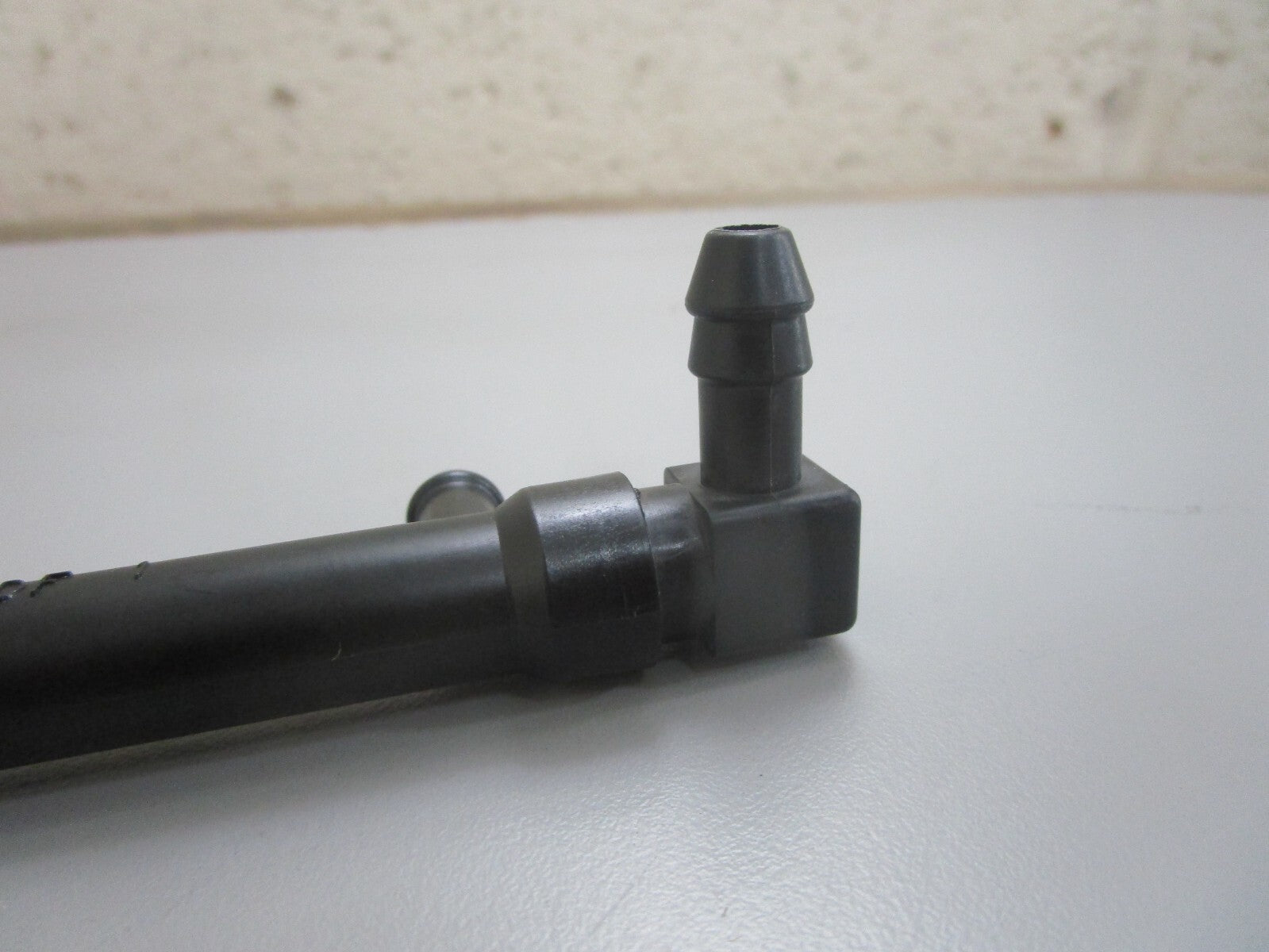 *NEW OEM* 0820 OMC Johnson Evinrude Fuel Manifold Ay 390465 390466