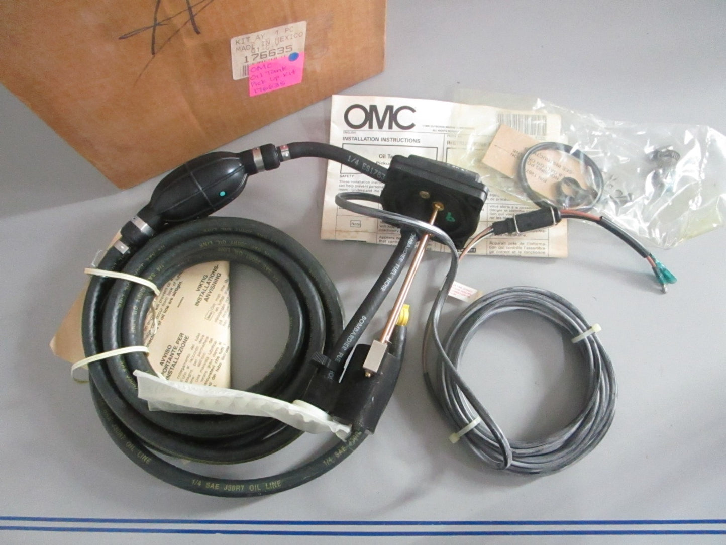 NEW OEM 176635 0176635 OMC Johnson Evinrude Oil Tank Pick Up Kit 0820