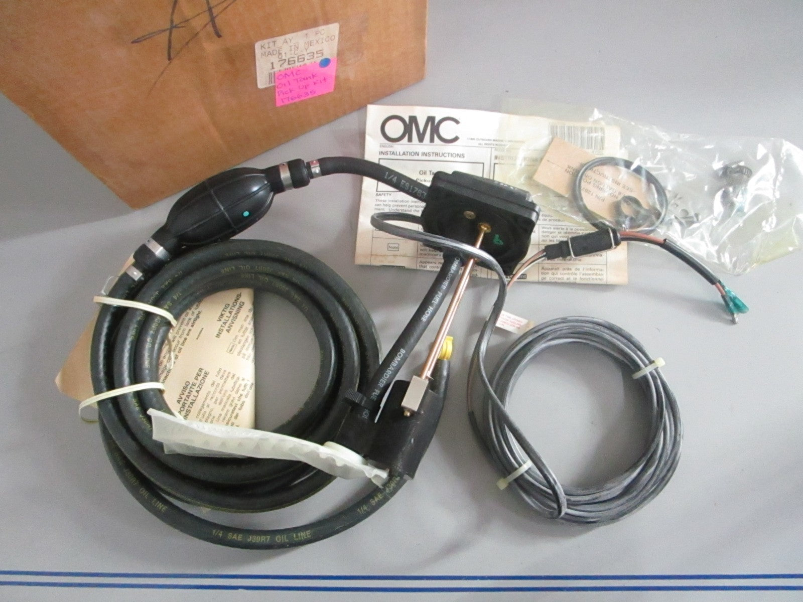 NEW OEM 176635 0176635 OMC Johnson Evinrude Oil Tank Pick Up Kit 0820