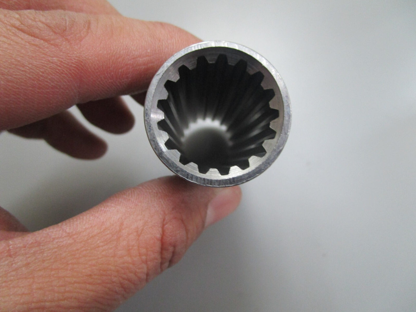 *NEW OEM* 0820 Volvo Penta 17 Splined Sleeve 3852268