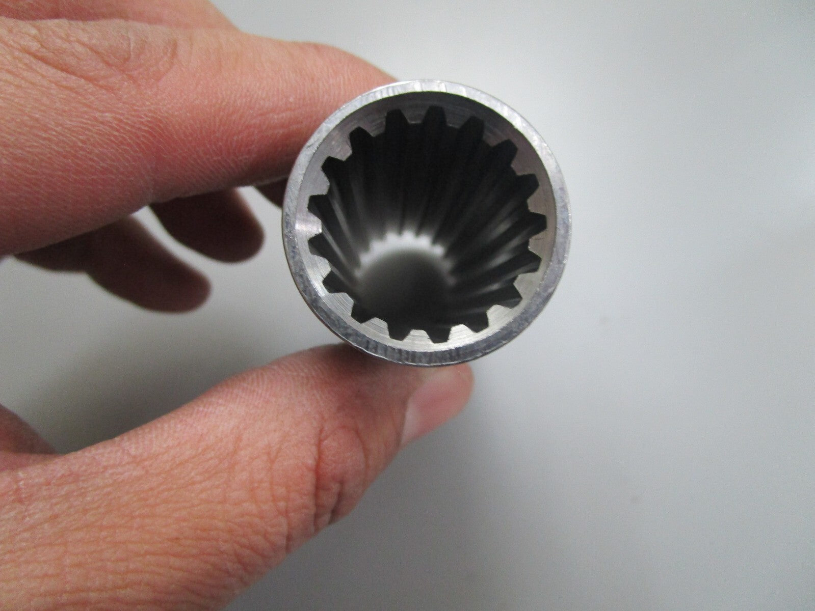 *NEW OEM* 0820 Volvo Penta 17 Splined Sleeve 3852268