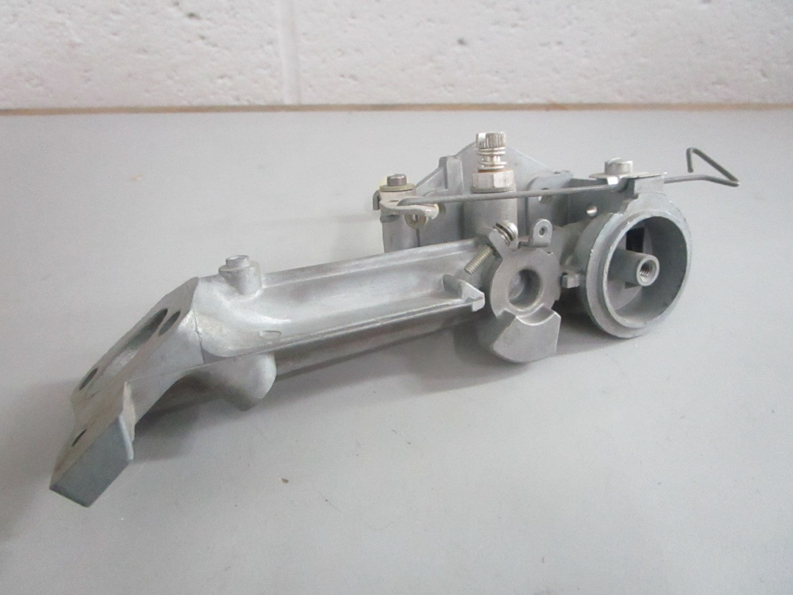 NEW OEM 295276 Briggs & Stratton Carburetor Assy 0820