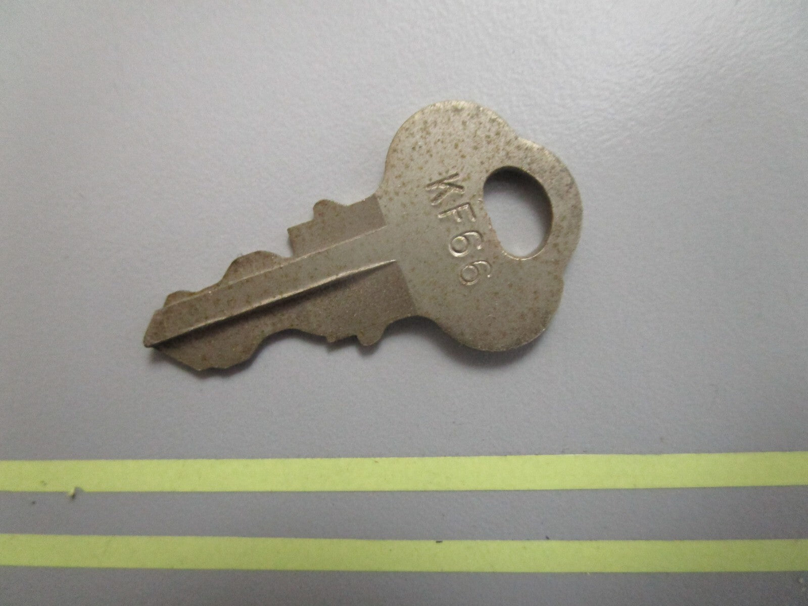 *NEW OEM* 0810 OMC Johnson Evinrude Ignition Key KF66 501581 0501581