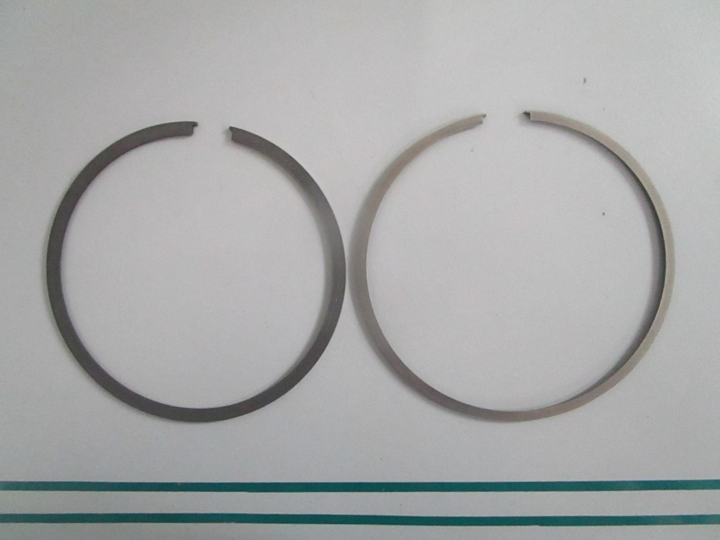 NEW OEM 39-818122A1 Mercury Quicksilver .030 2 Piston Ring Set 0820