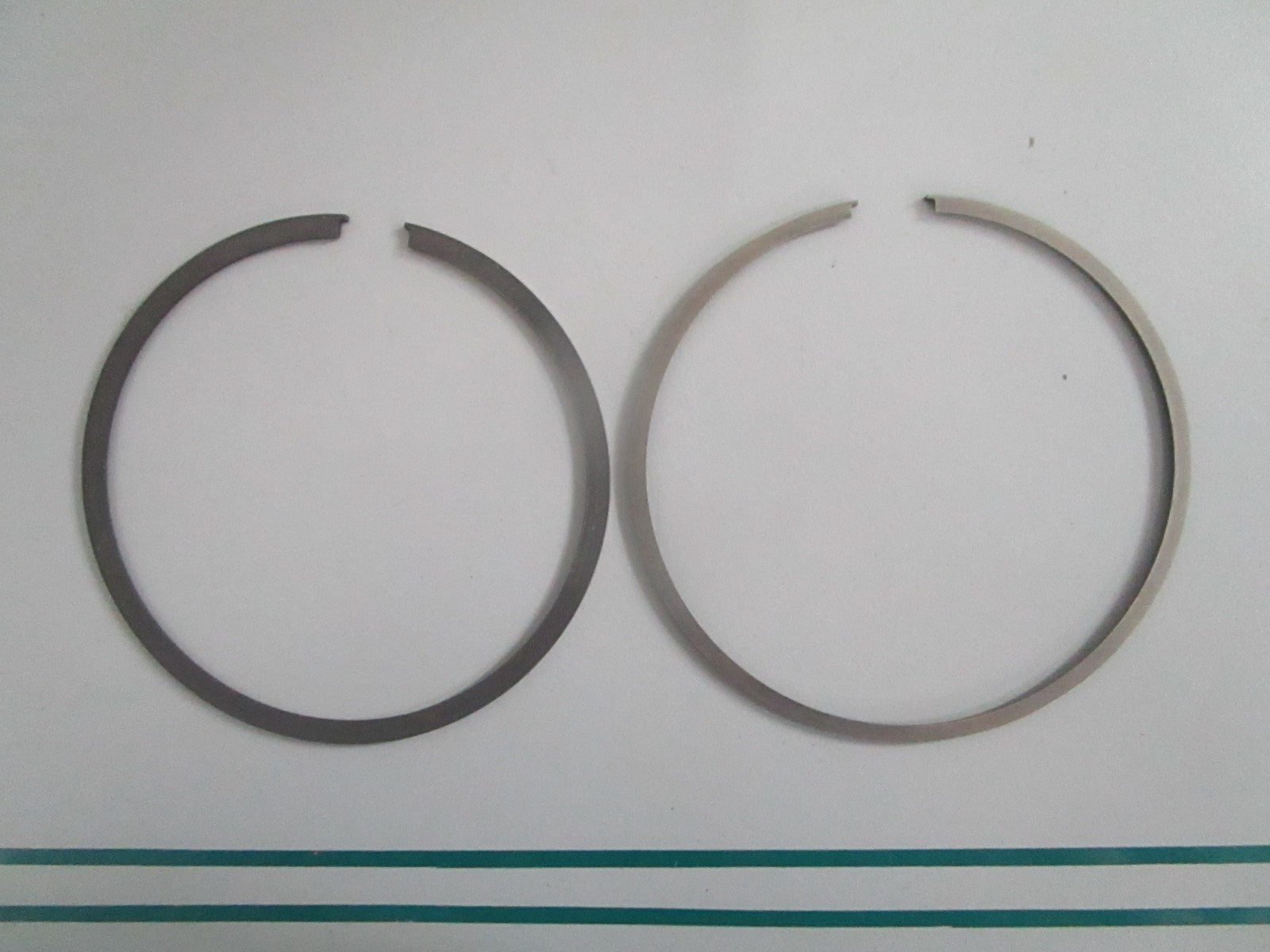 NEW OEM 39-818122A1 Mercury Quicksilver .030 2 Piston Ring Set 0820