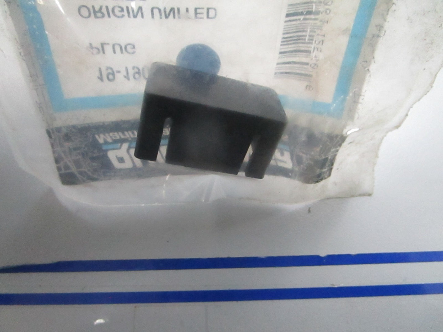 *NEW OEM* 0810 Mercury Quicksilver Plug 19-19027