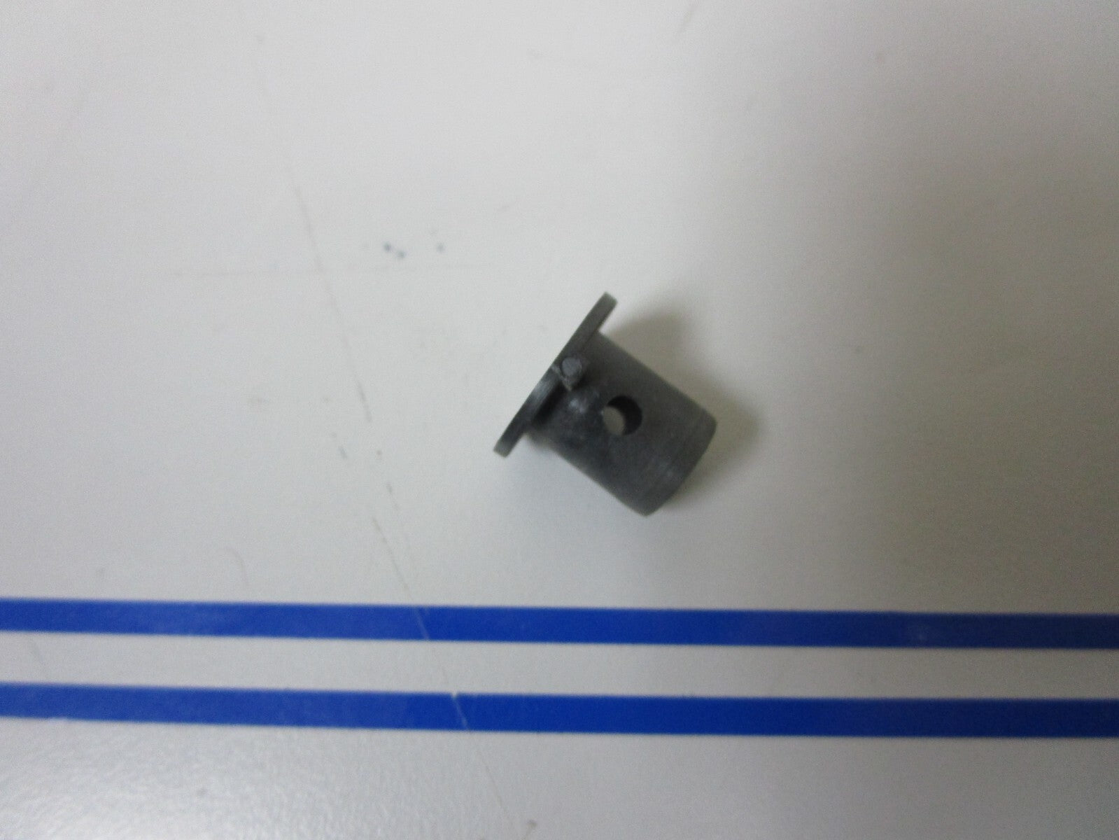 *NEW OEM* 0810 OMC Johnson Evinrude Bushing 305347 0305347