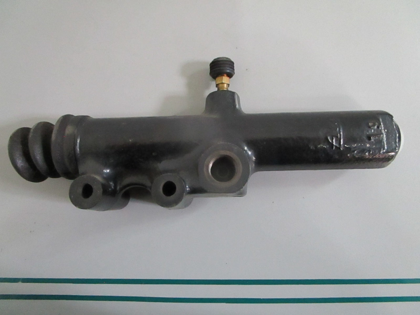 NEW OEM 0002957806 Mercedes-Benz Clutch Master Cylinder 0820