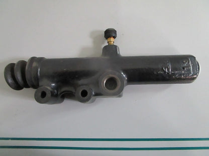 NEW OEM 0002957806 Mercedes-Benz Clutch Master Cylinder 0820