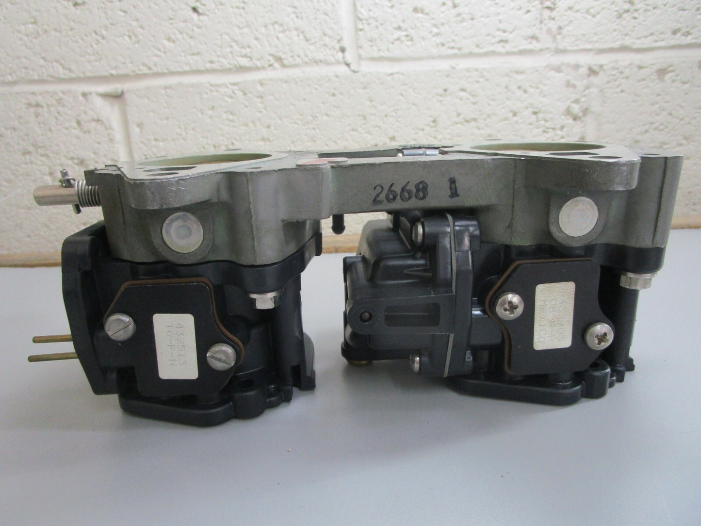 *NEW OEM* (LOT OF 2) 0820 OMC Johnson Evinrude Carburetor 398743 333525