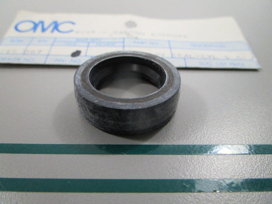 NEW OEM 312389 0312389 OMC Johnson Evinrude Oil Seal 0810