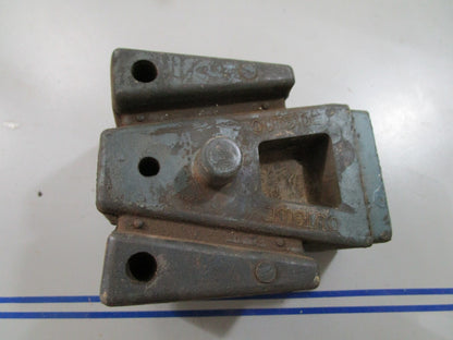 *NEW OEM* 0820 OMC Johnson Evinrude Lower Mount Bracket 387998 0387998