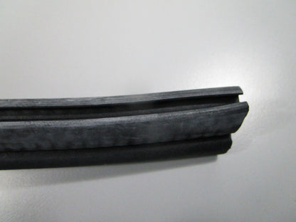 NEW OEM 65380-FJ302 Nissan Unicarriers Top Panel Seal 0810
