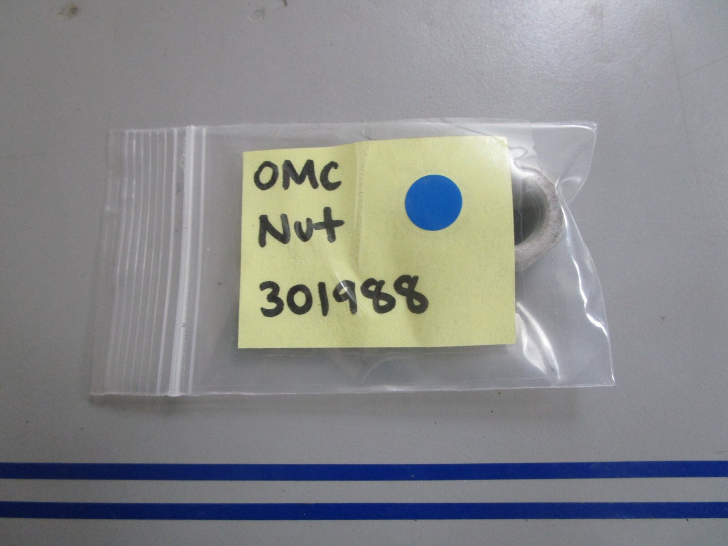 *NEW OEM* 0810 OMC Johnson Evinrude Nut 301988 0301988