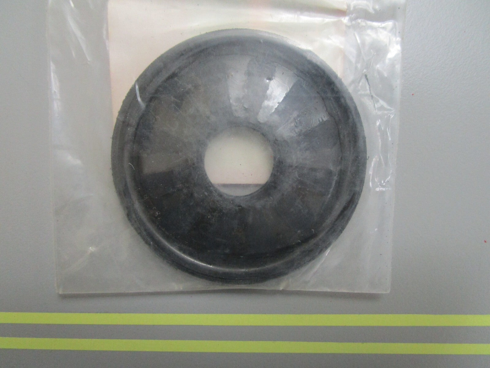 *NEW OEM* 0810 Honda Rear Wheel Seal 90555-VB3-801