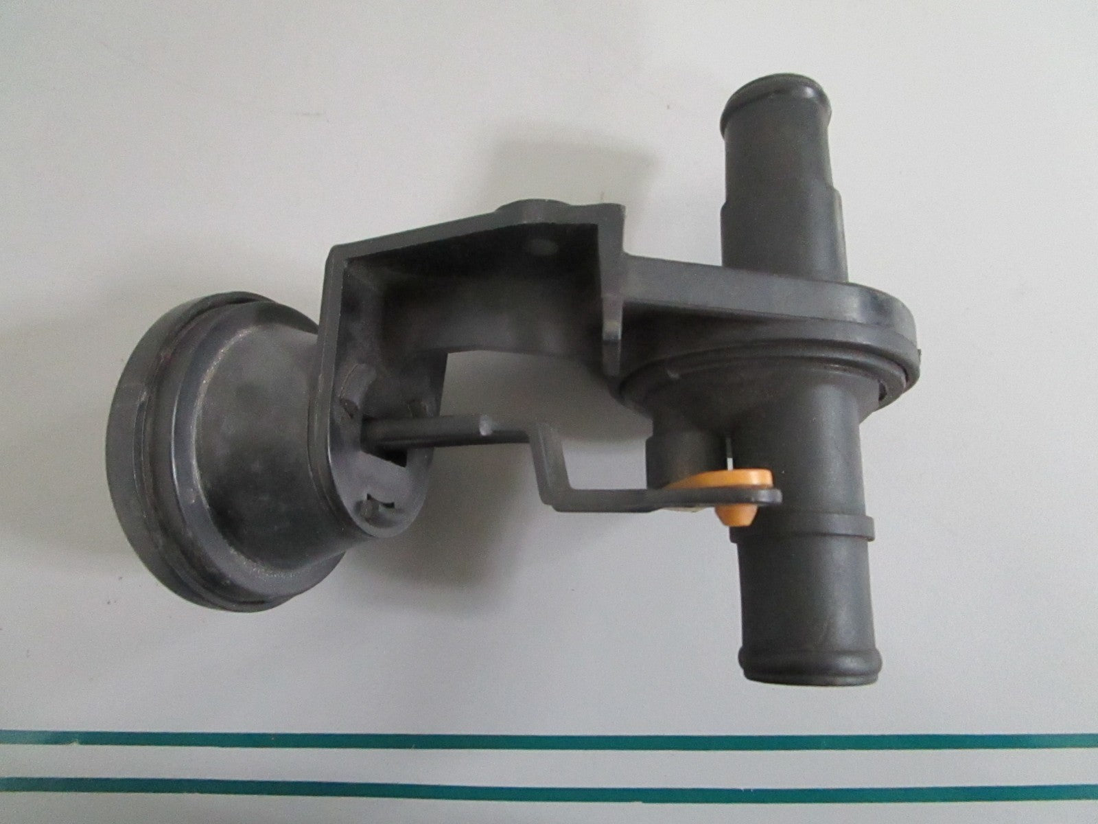 NEW OEM 1078300584 Mercedes-Benz Heater Valve 0820