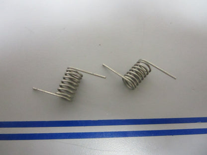 *NEW OEM* (LOT OF 2) 0810 OMC Johnson Evinrude Spring 320157 0320157