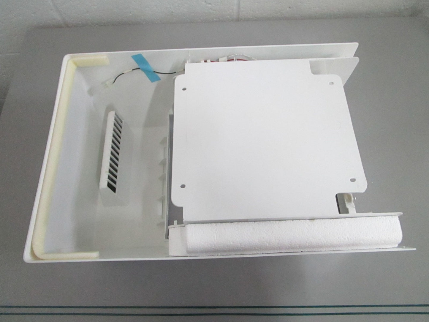 Whirlpool NEW OEM Refrigerator Ice Maker Housing W10762294 NOS Genuine 0820