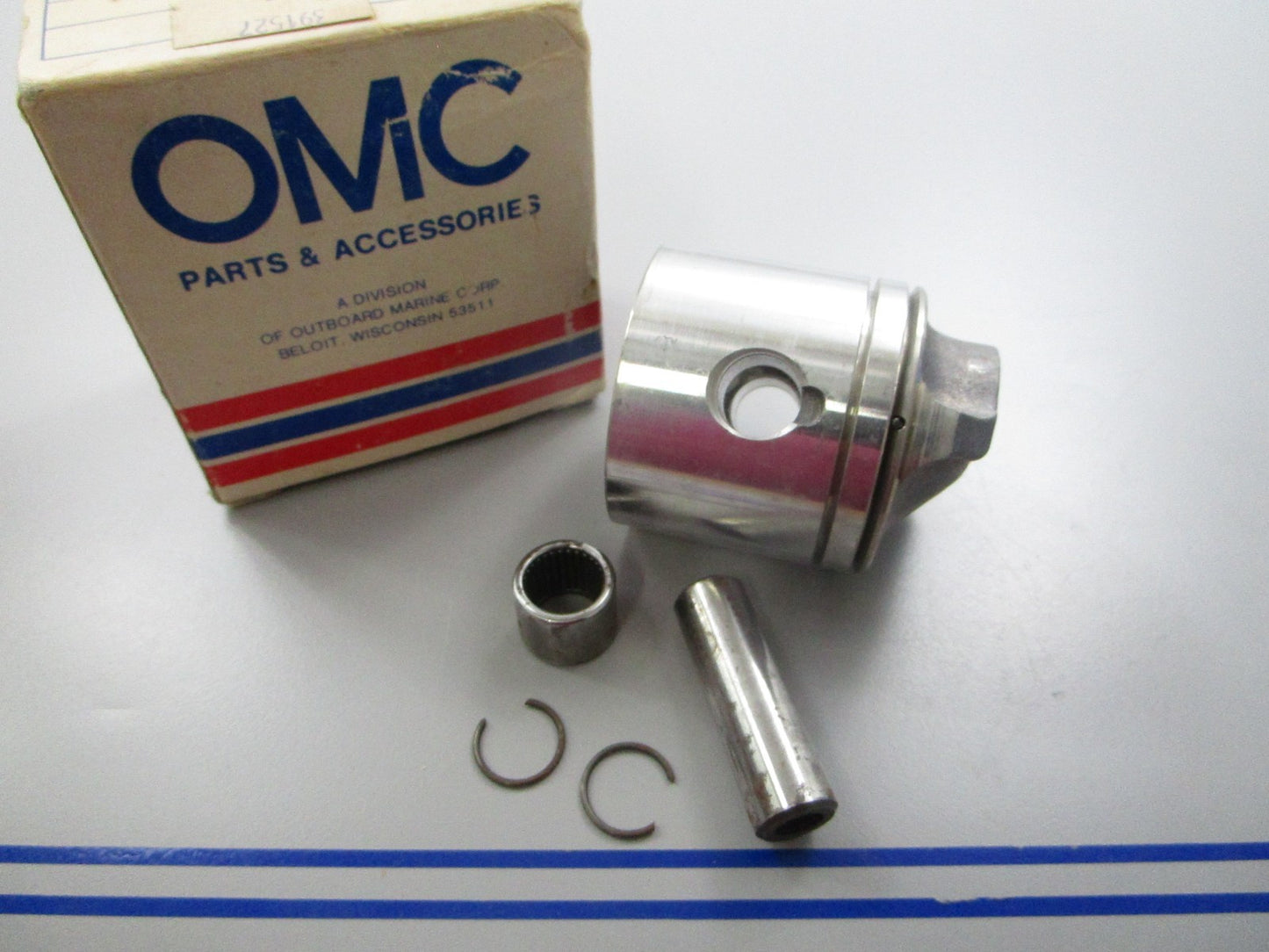 *NEW OEM* 0810 OMC Johnson Evinrude Piston, Wrist Pin & Bearing Ay Kit 391527