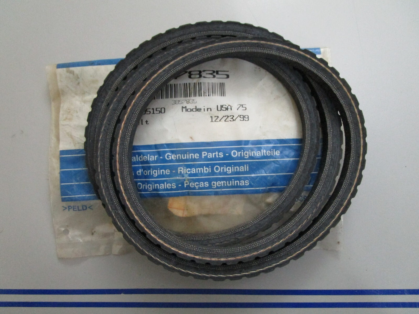 *NEW OEM* 0820 Volvo Penta V-Belt 3857835
