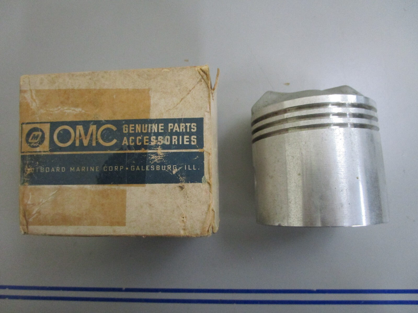 *NEW OEM* 0820 OMC Johnson Evinrude Piston 377564 0377564