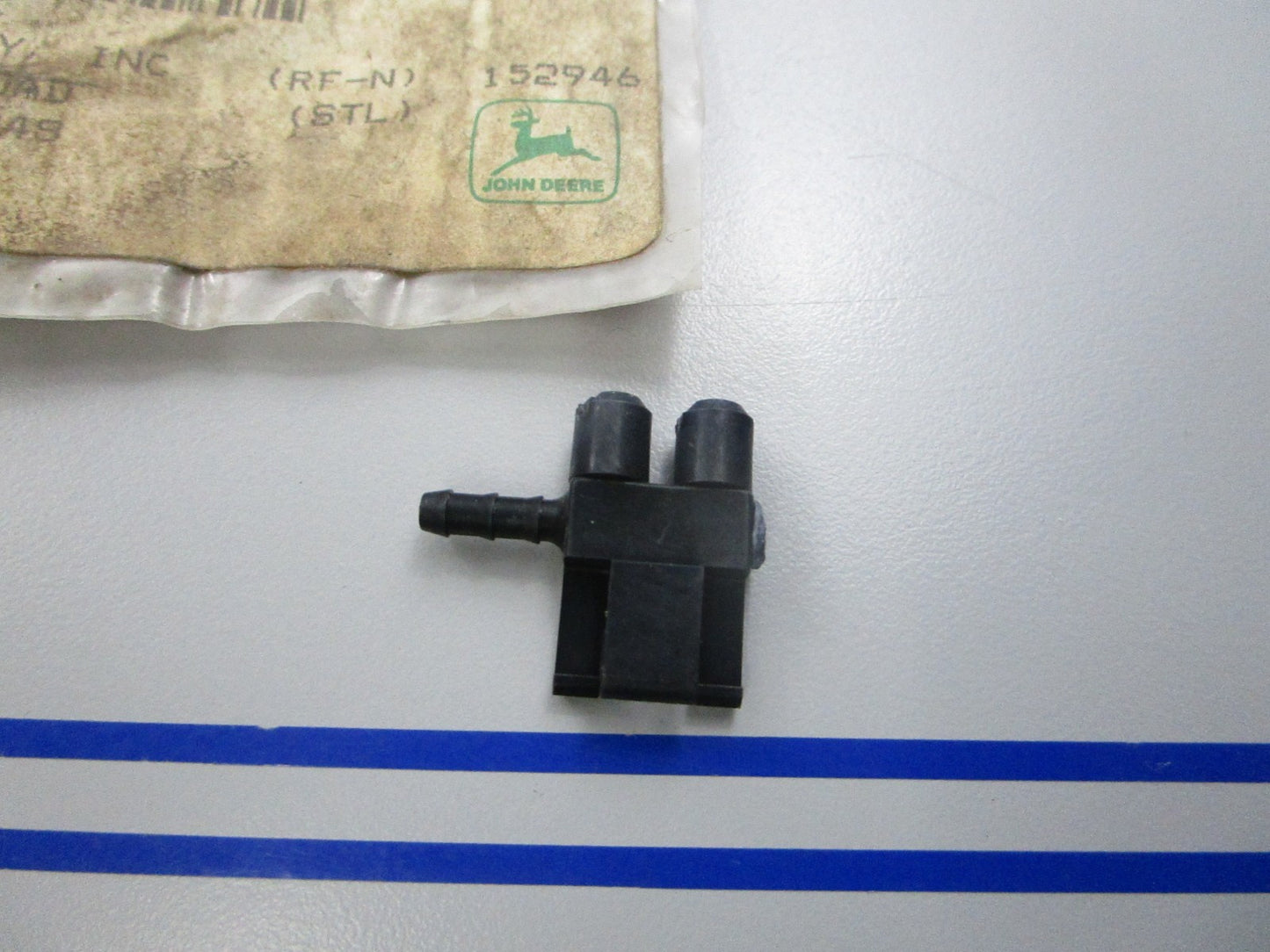 NEW OEM AT159010 John Deere Nozzle 0810