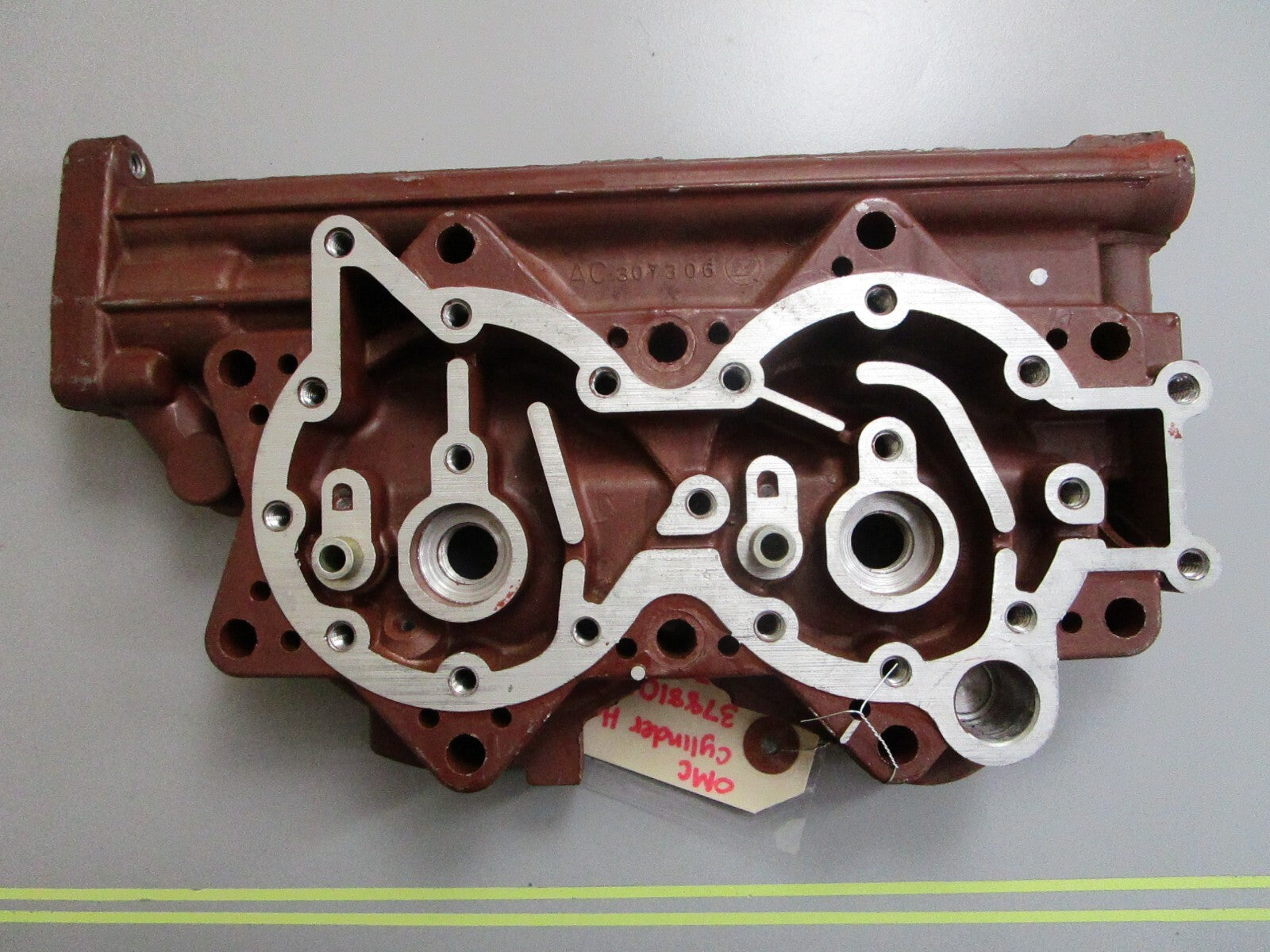 *NEW OEM* 0820 OMC Johnson Evinrude Cylinder Head 378810 307306 0378810 0307306