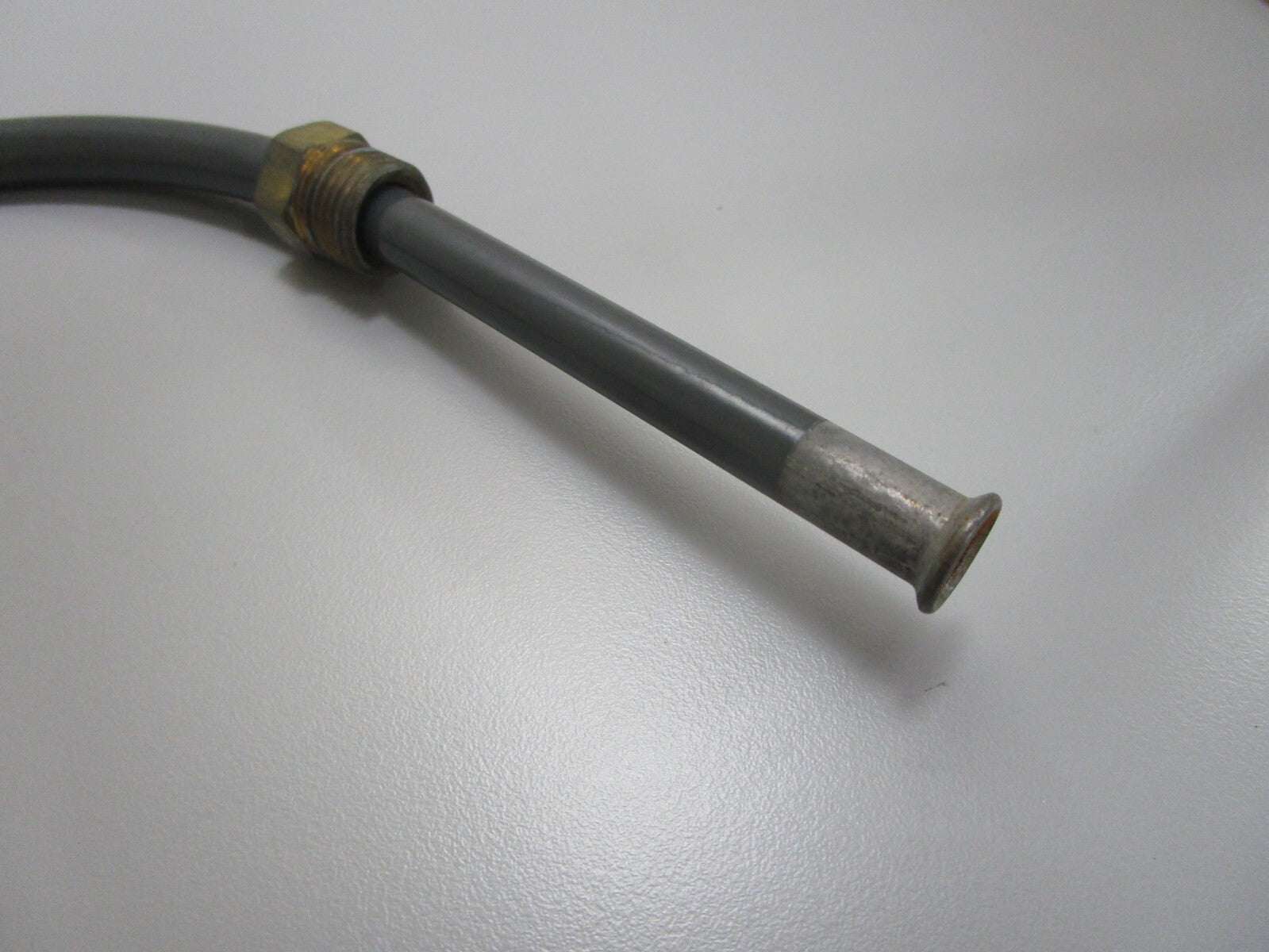 *NEW OEM* 0820 OMC Johnson Evinrude Tube Ay 985600 0985600