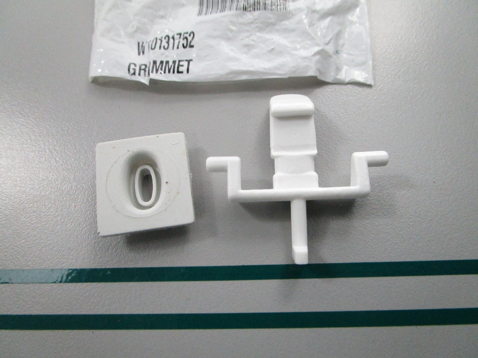 NEW OEM W10131752 Whirlpool Dishwasher Grommet 0810