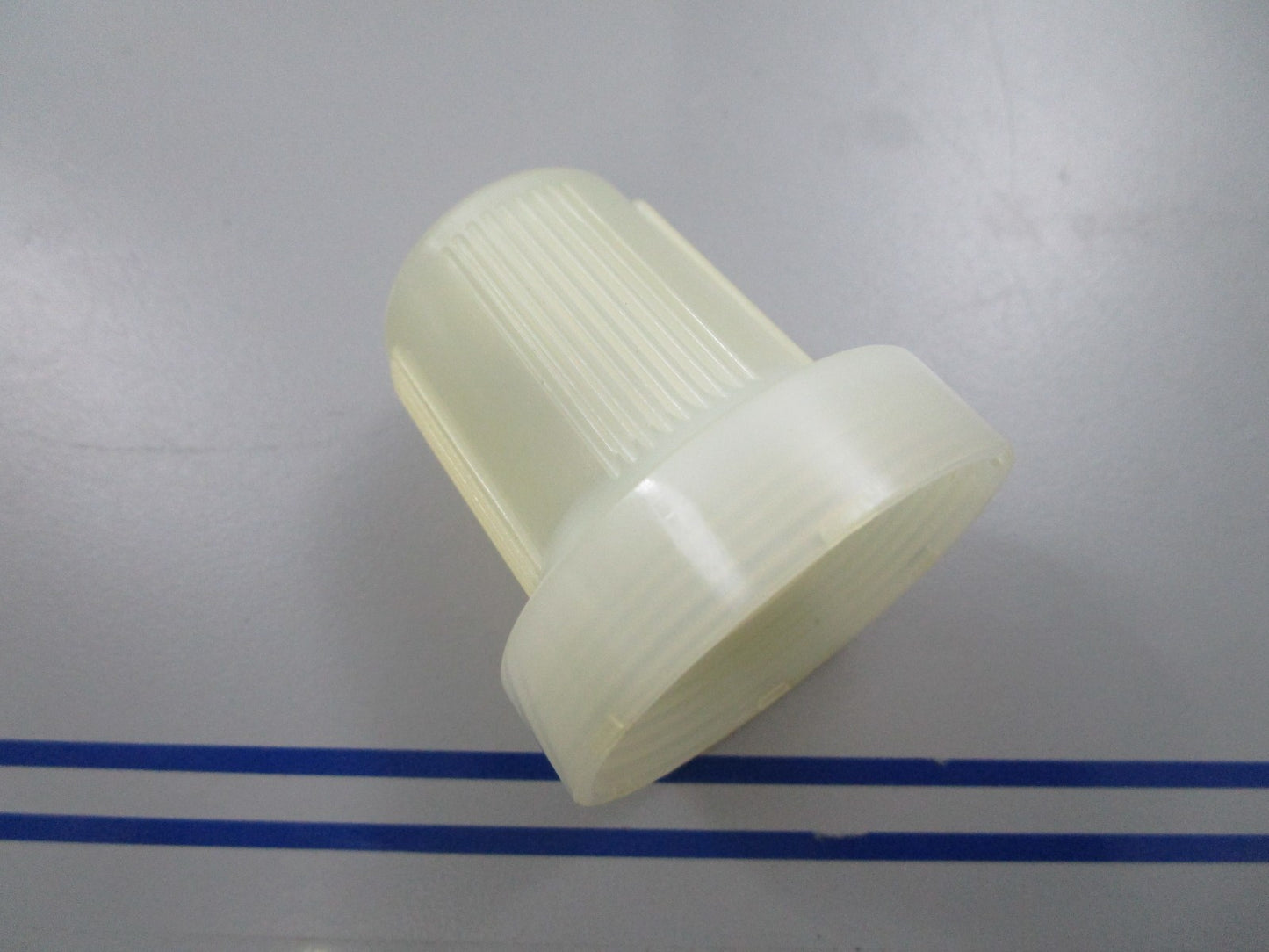 *NEW OEM* 0810 Mercury Quicksilver Fuel Filter Bowl Cap 82784M