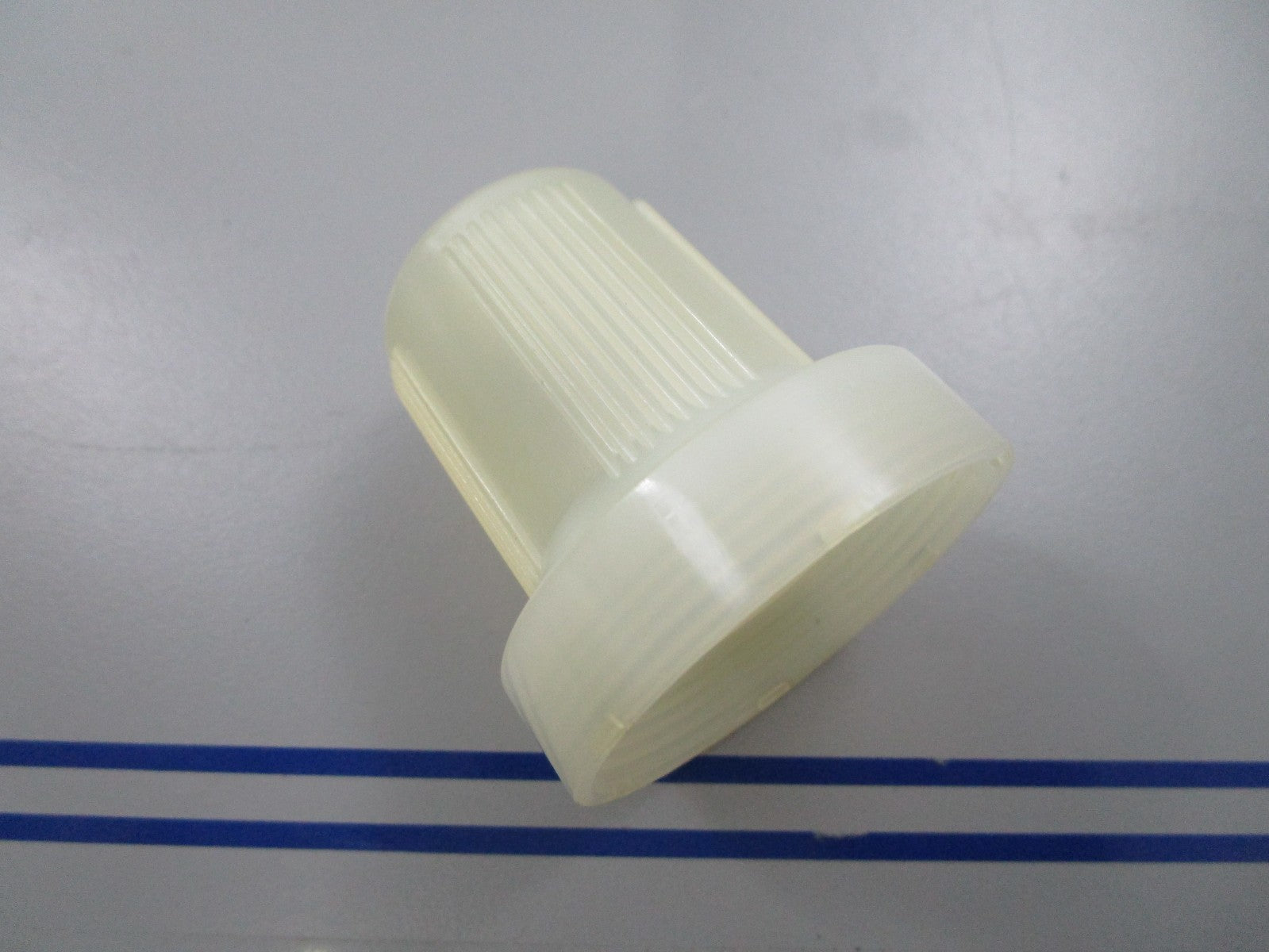 *NEW OEM* 0810 Mercury Quicksilver Fuel Filter Bowl Cap 82784M