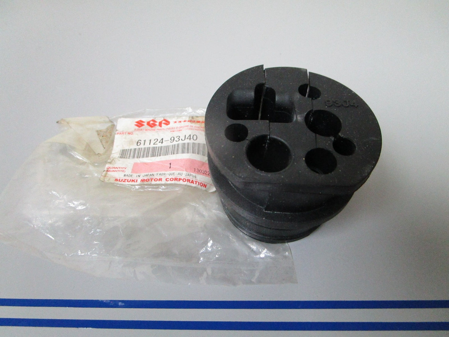 NEW OEM 61124-93J40 Suzuki Remocon Cable Grommet 0720