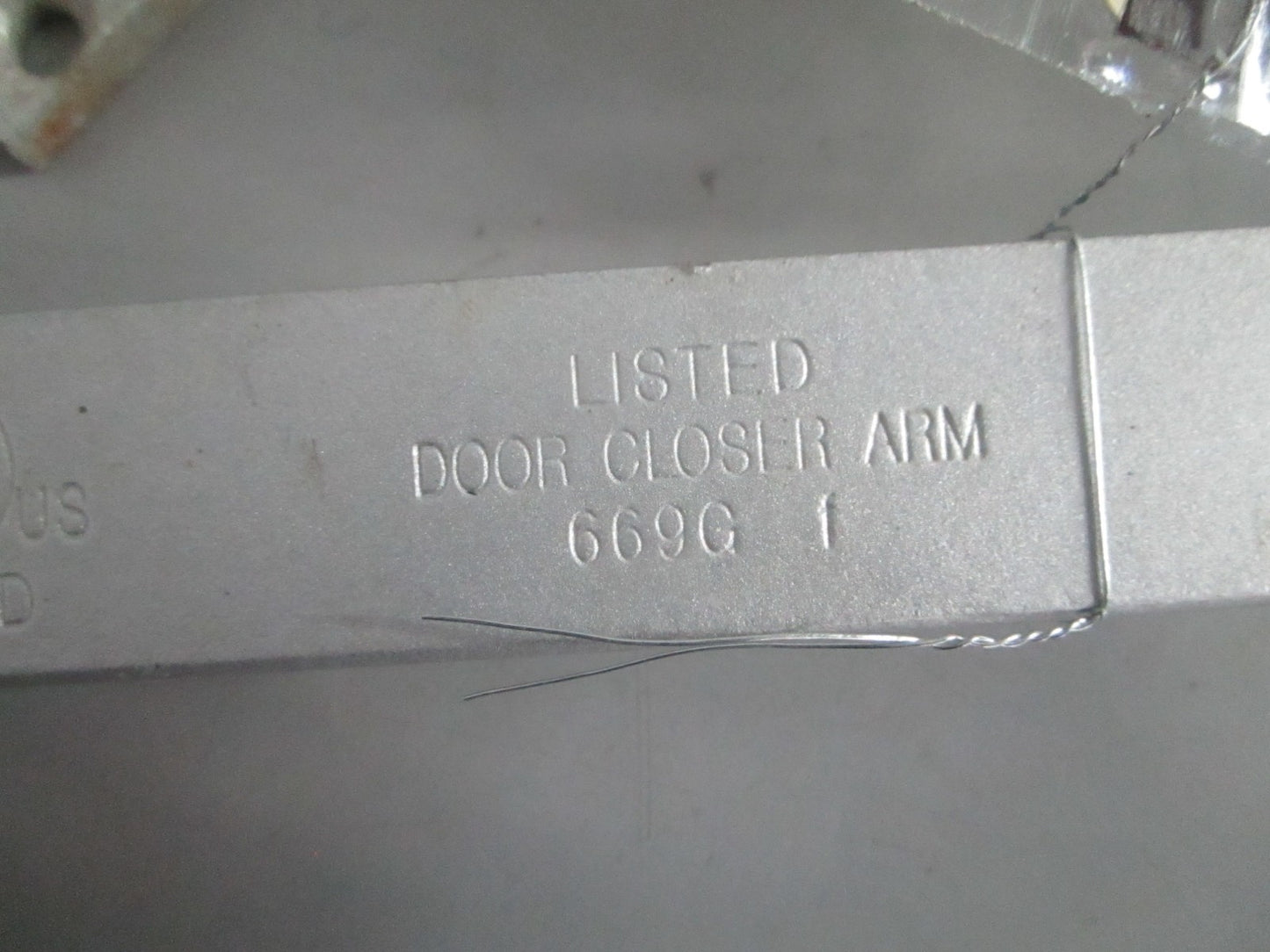 NEW OEM 669G Dorma Door Closer w/ Bracket 0820