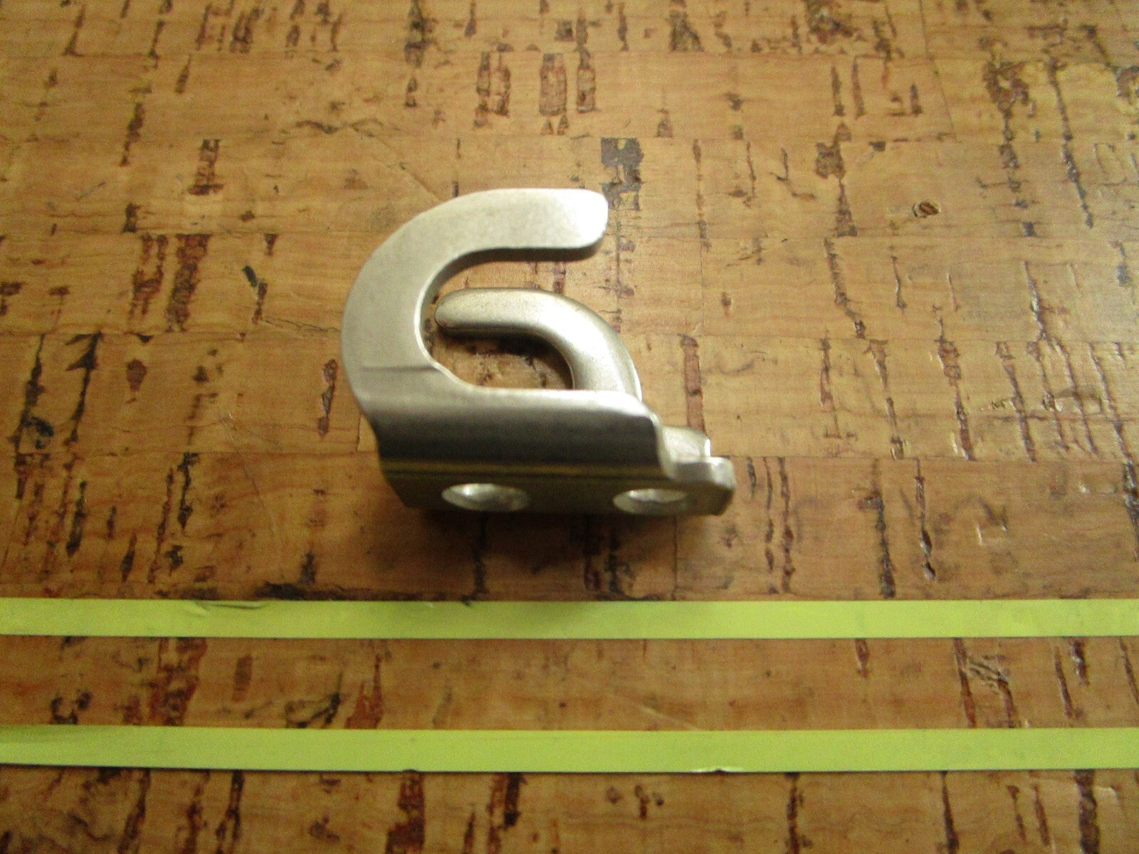 *NEW OEM* 0810 OMC Johnson Evinrude Shift Lock 305737 0305737