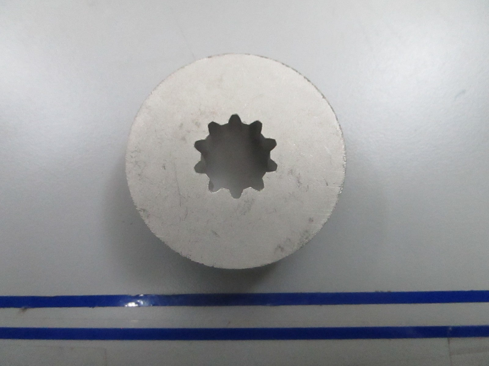 *NEW OEM* 0810 Mercury Quicksilver Thrust Hub 851281