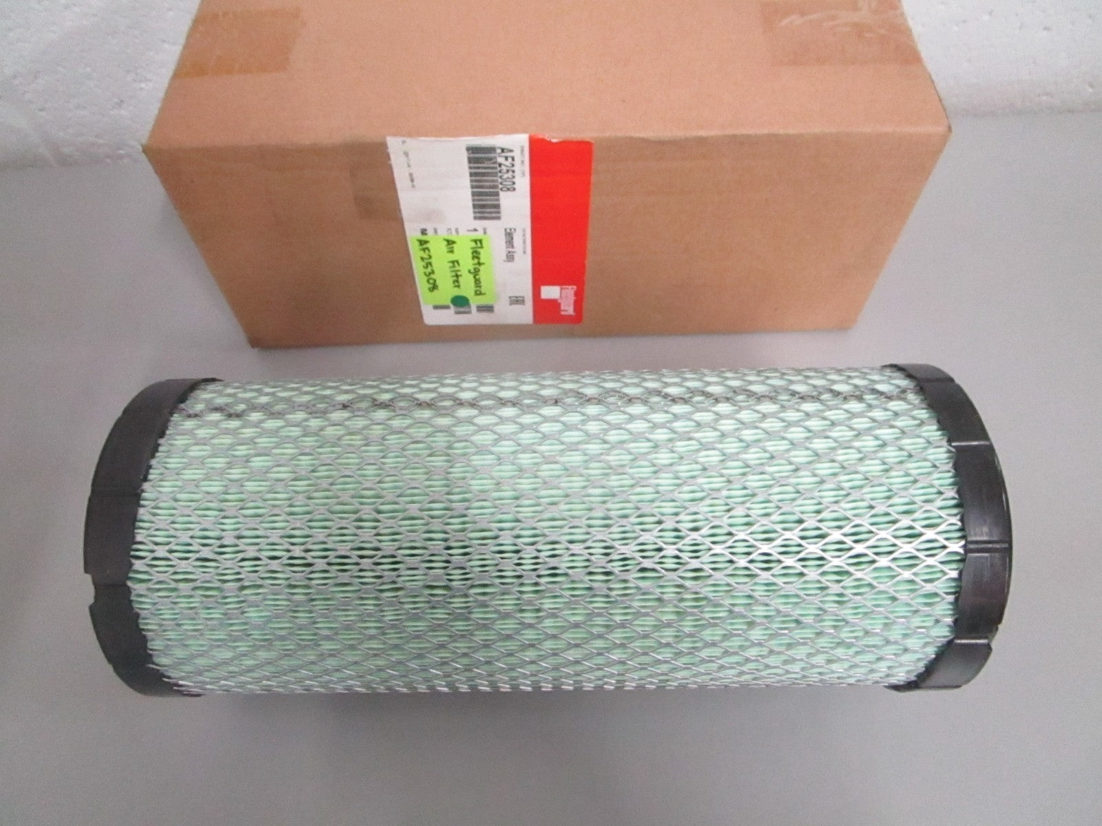 NEW OEM AF25308 Fleetguard Air Filter 0820