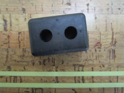 *NEW OEM* 0810 OMC Johnson Evinrude Grommet 338631 0338631