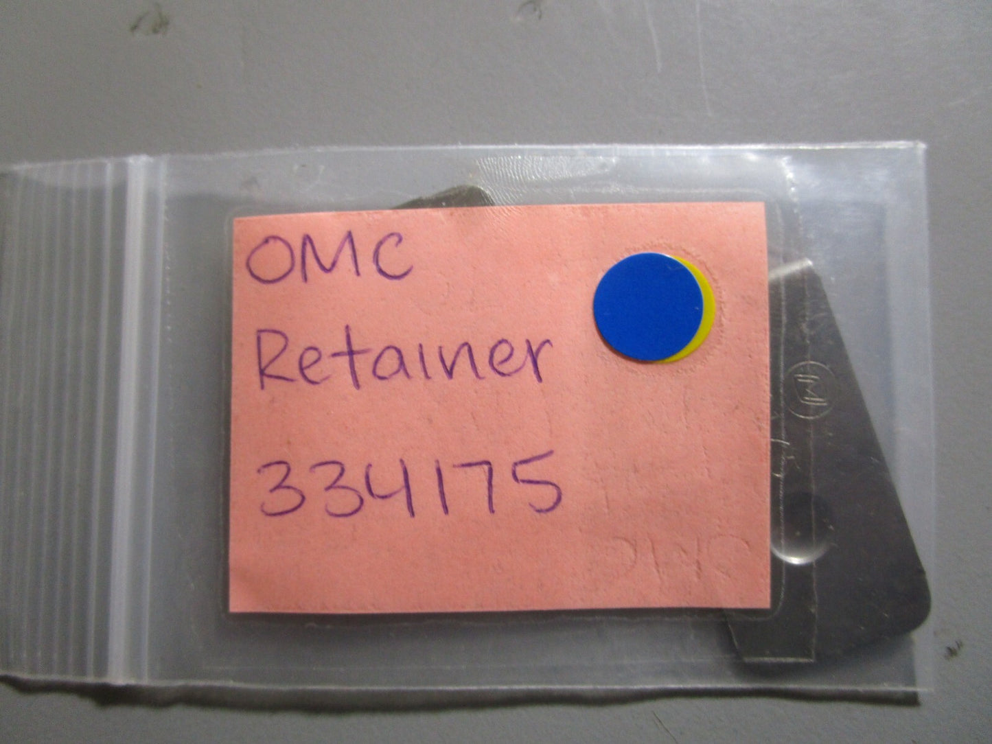 *NEW OEM* 0810 OMC Johnson Evinrude Retainer 334175 0334175