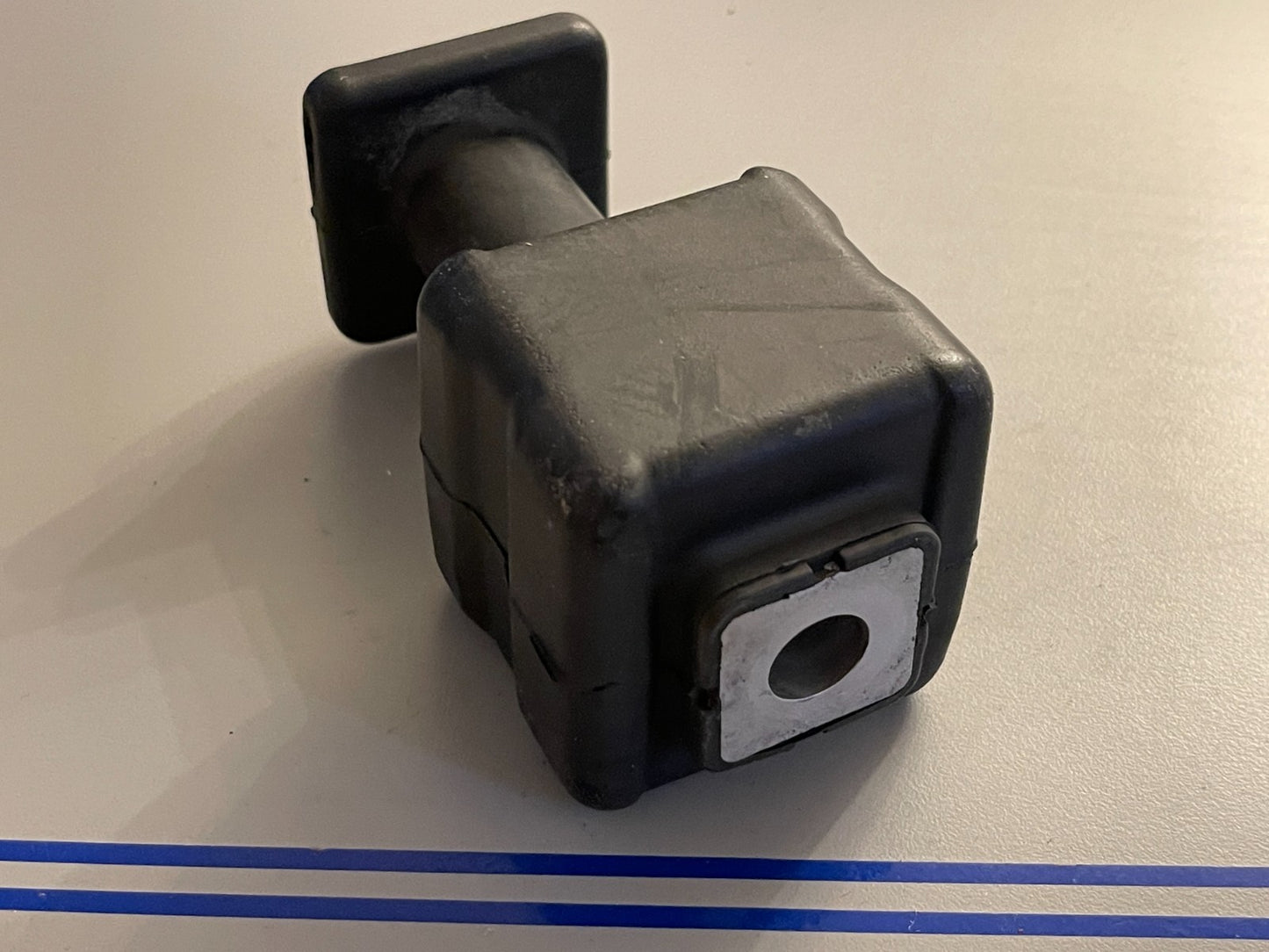 NEW OEM 50155-ZW5-000 Honda 115 130 135 140 150 Lower Rubber Mount 0720