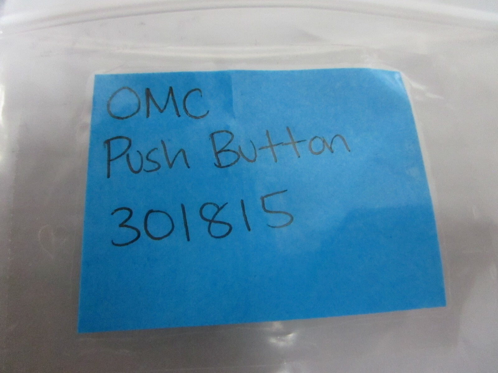 *NEW OEM* 0810 OMC Johnson Evinrude Push Button 301815 0301815