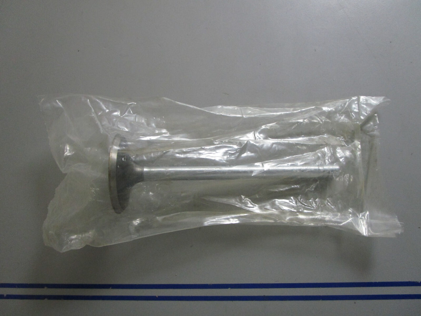 *NEW OEM* 0810 Volvo Penta Valve 3852807