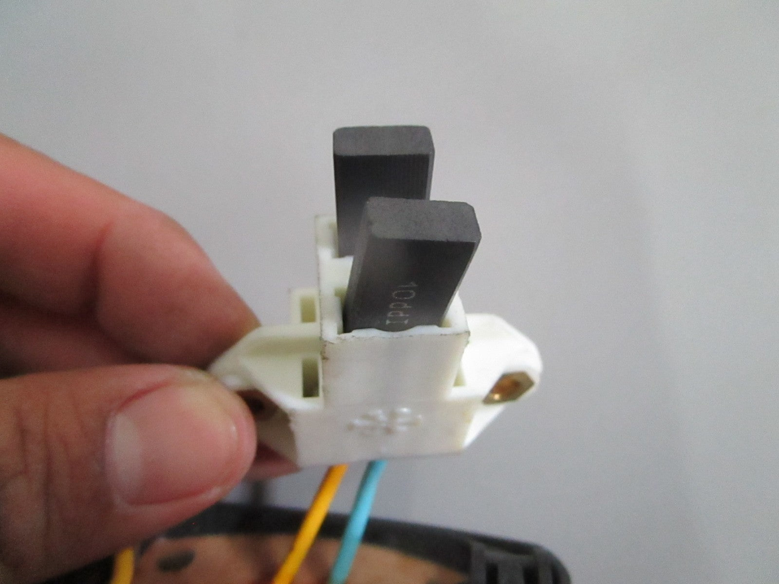 NEW OEM 858840 Volvo Penta Regulator 0820