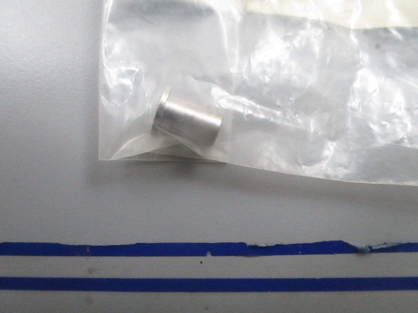 *NEW OEM* 0810 Volvo Penta Rivet Nut 853760